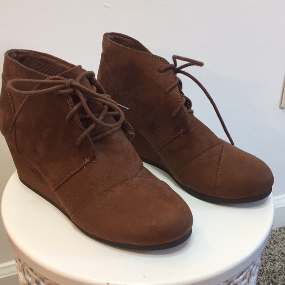 Unr8ed | Wedge Suede Booties | Size 7 - Picture 2 of 4